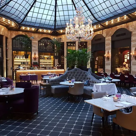 Grand Hotel
