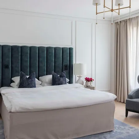 Grand Hotel